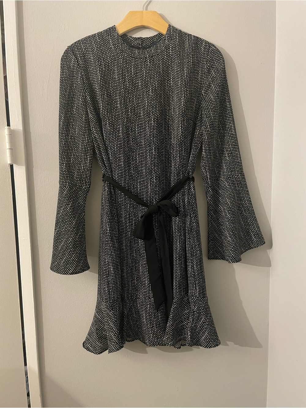 Eclair Black & White Long-Sleeved Tie Waist Dress - Size XS
